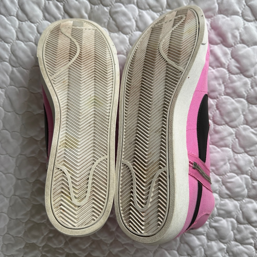 Nike Pink High-Top Sneakers - Picture 8 of 9